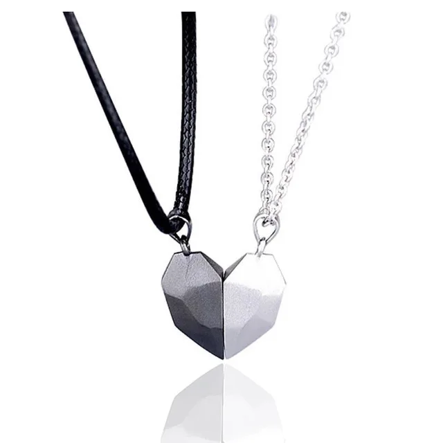 

2PCS Magnetic Couple Necklace Lovers Heart Pendant Distance Faceted Charm Necklace Women Valentine's Day Gift Couple Necklace