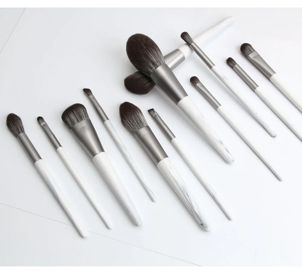 

HZM 12PCS 2021 Hot Selling Custom Label Bunch Flower Pattern Makeup Brush set customized logo wholesale Powder Blush Brush, White