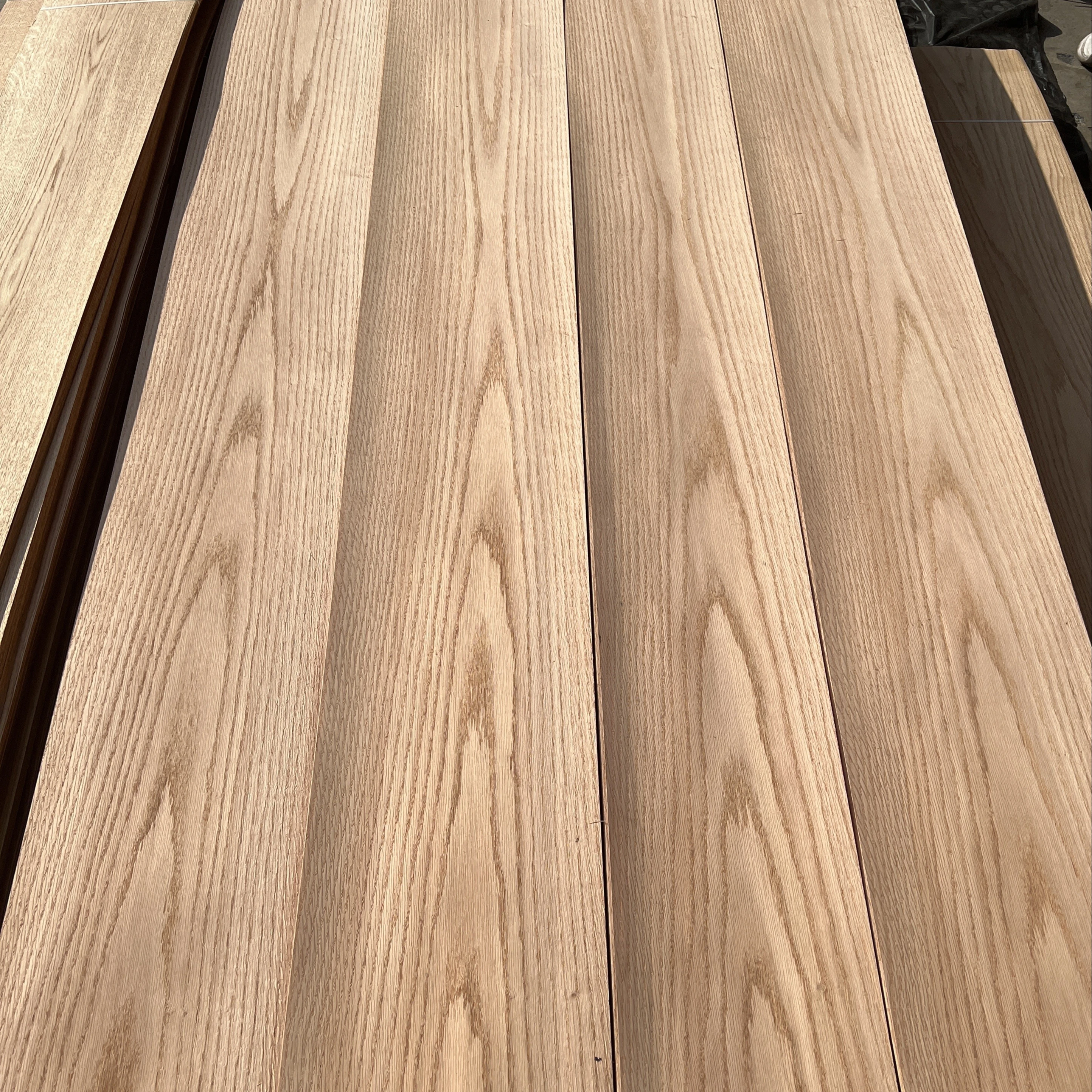 

Mountain Grain American Red Oak Veneer AA Grade Natural Red Oak Sliced Wood Veneer 0.45mm for Plywood