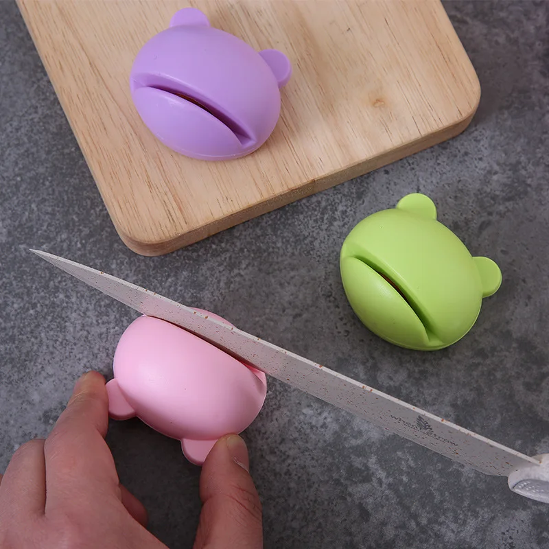 

Cartoon Bear Shape Whetstone Hand-held Fast Kitchen Sharpener Kitchen Gadget Home Grinding Kitchen Knife, Green, blue, pink, purple