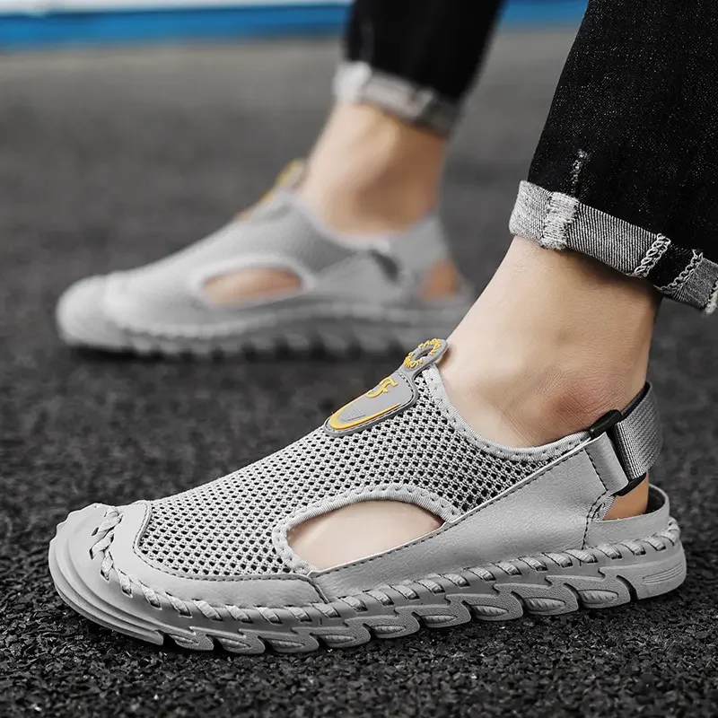 

Summer new arrival men's breathable beach hand-woven sports shoes men's outdoor leisure sports sandals