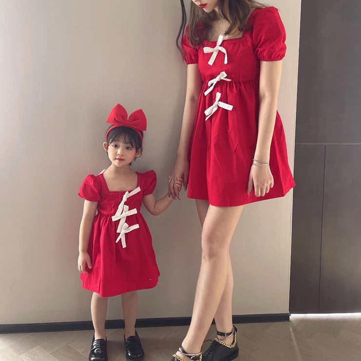 

Latest Family Matching Clothes Red Mama And Daughter Twinning Dress Backless Bow Puff Sleeve Mini Sexy Mommy And Me Dresses