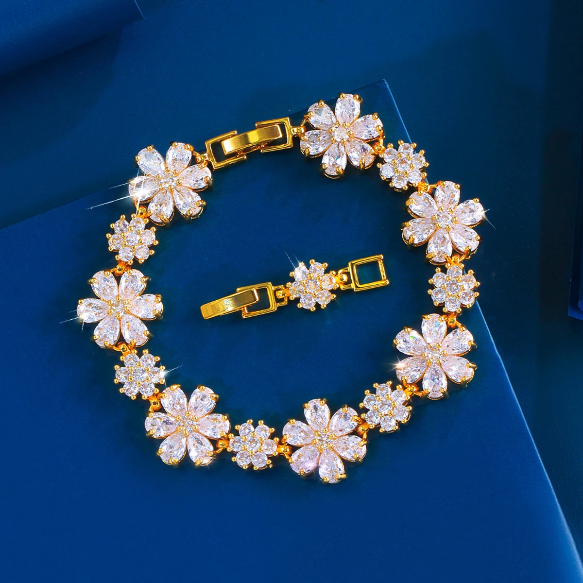 9 Colors Chic Jewelry Accessories Cubic Zircon CZ Blue Pink Flower Charms Designer Bridal Bracelets for Women Bridal Party Wear