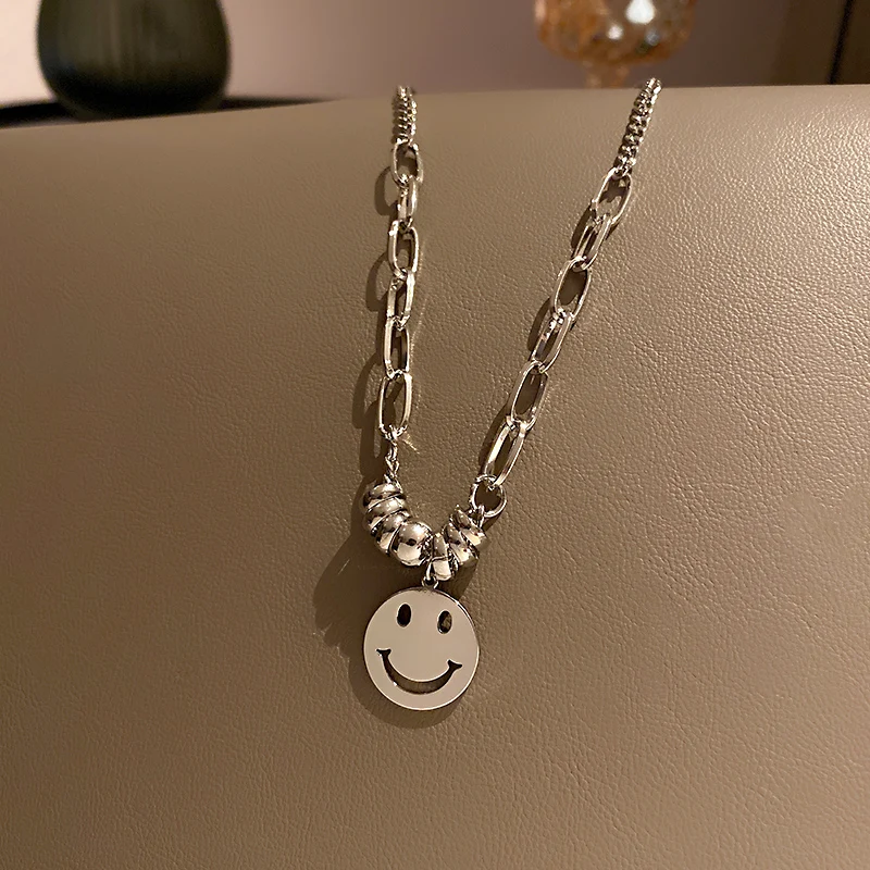 

2021 fashion chain happy face necklace smile