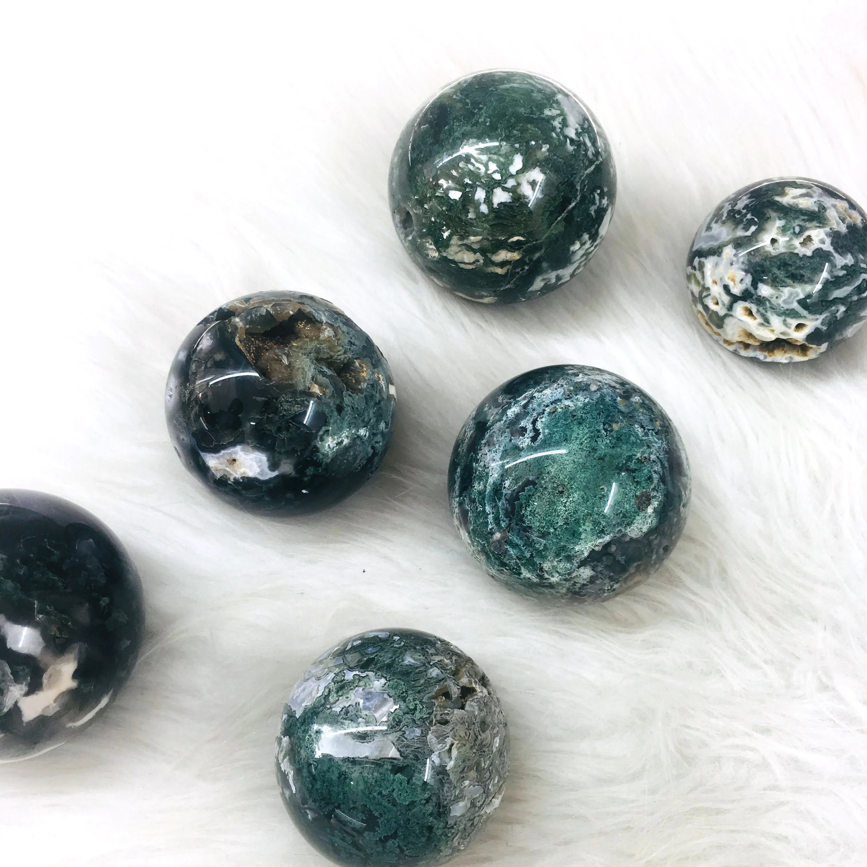 

Hot Sale Natural Quartz Crystal Sphere Moss Agate Ball Healing Stone For Home Decoration HML