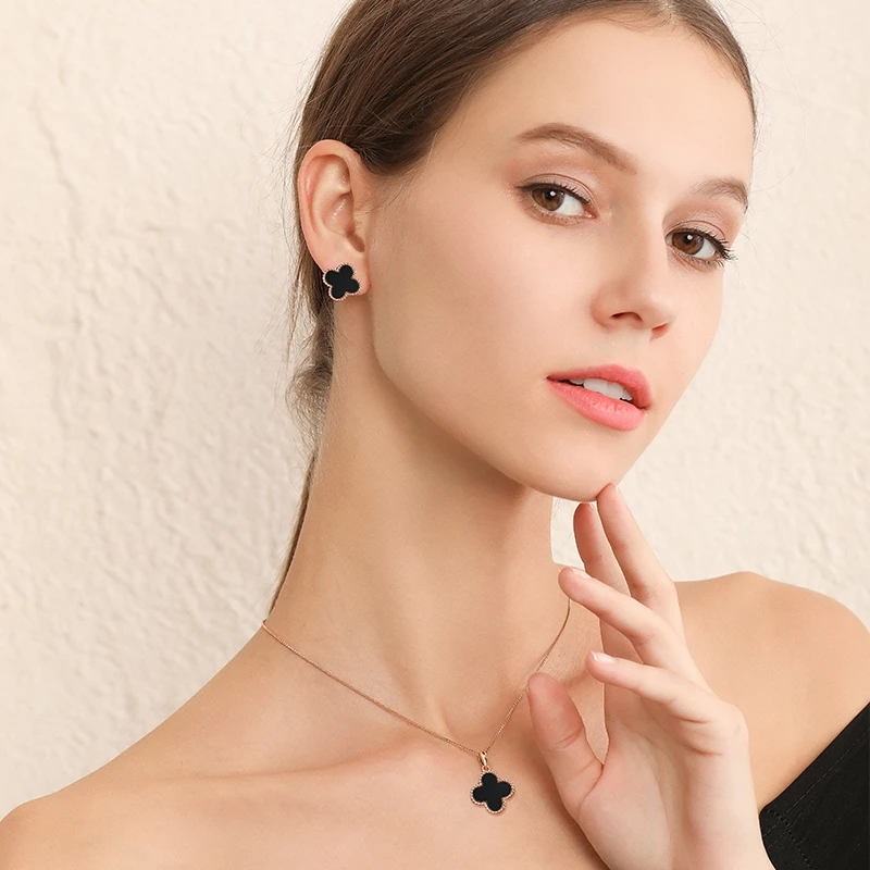 

Light Luxury Silver Needle Temperament Jewelry Clover Earring