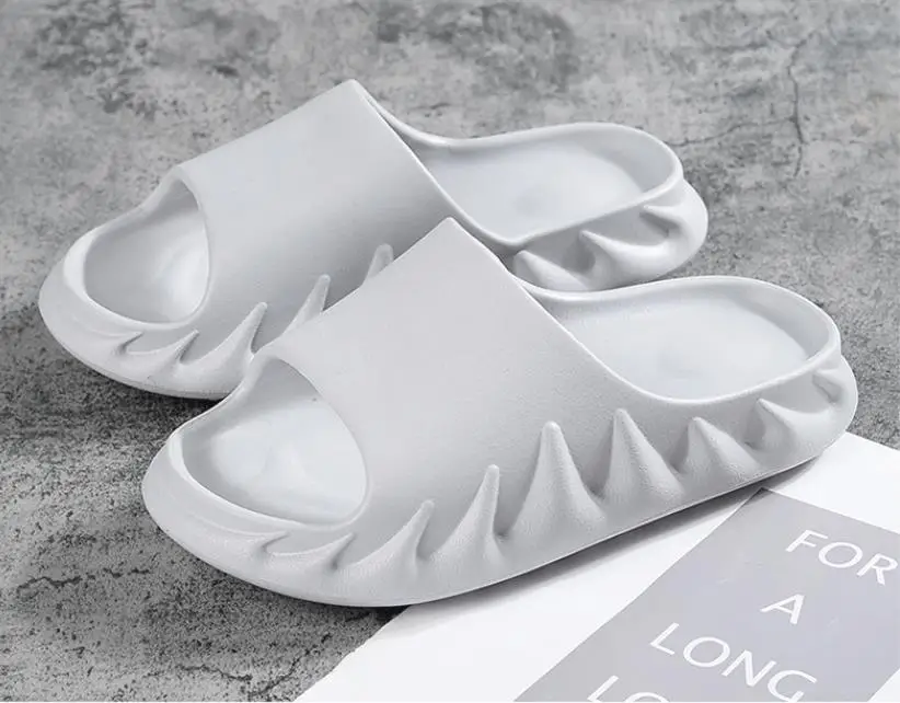 

New explosive women's outdoor eva beach plain sandals slippers couple flame house shower yeezy slides slippers for men women