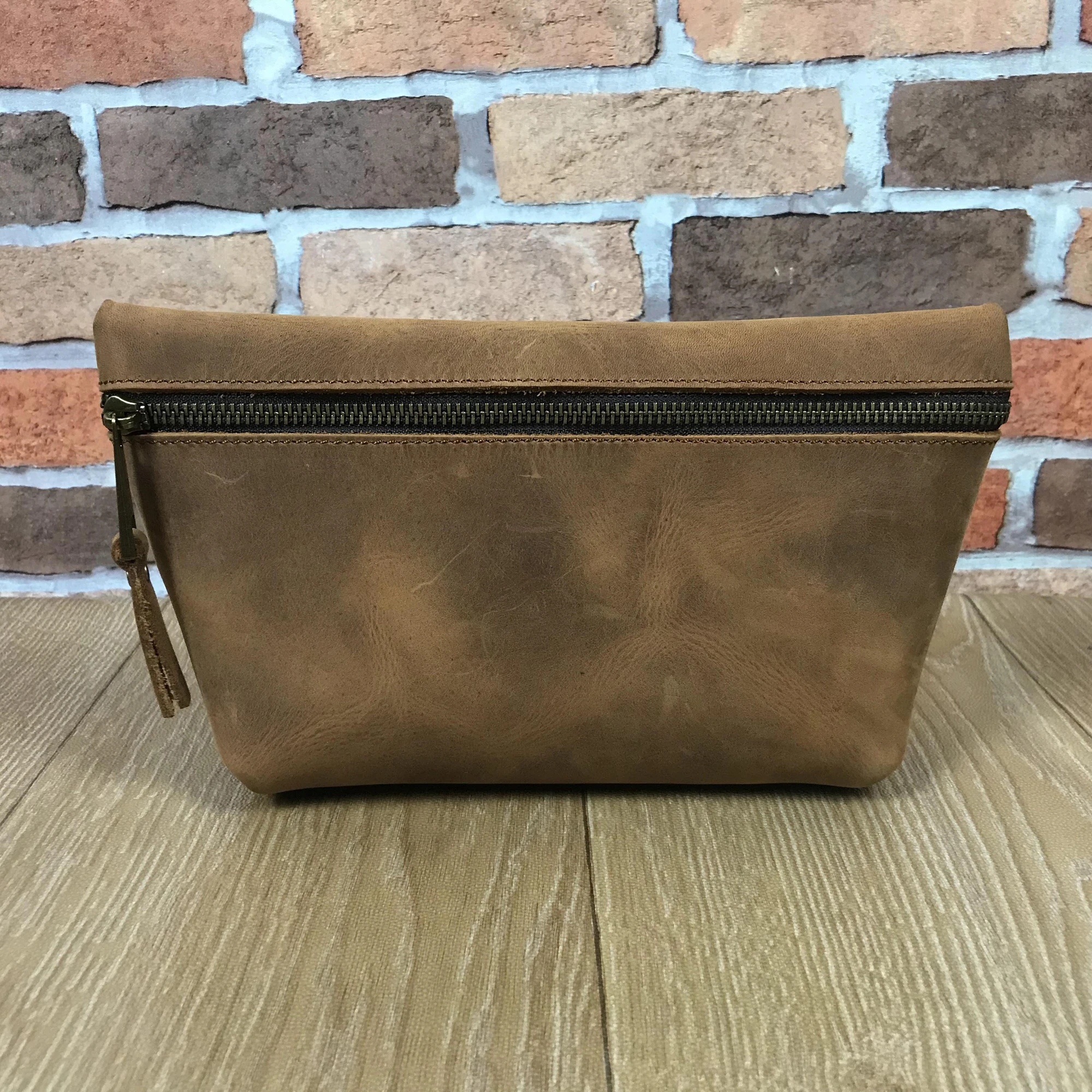 

Genuine Lather Travel Makeup Bag for Women Portable Makeup Bag Organizer Waterproof and Durable Makeup Bag for Purse with Zipper, Customized