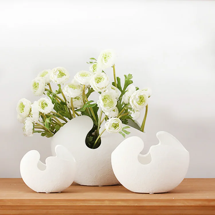 

Creative modern style white eggshell craft decorative ornaments ceramic flower arrangement flower vase