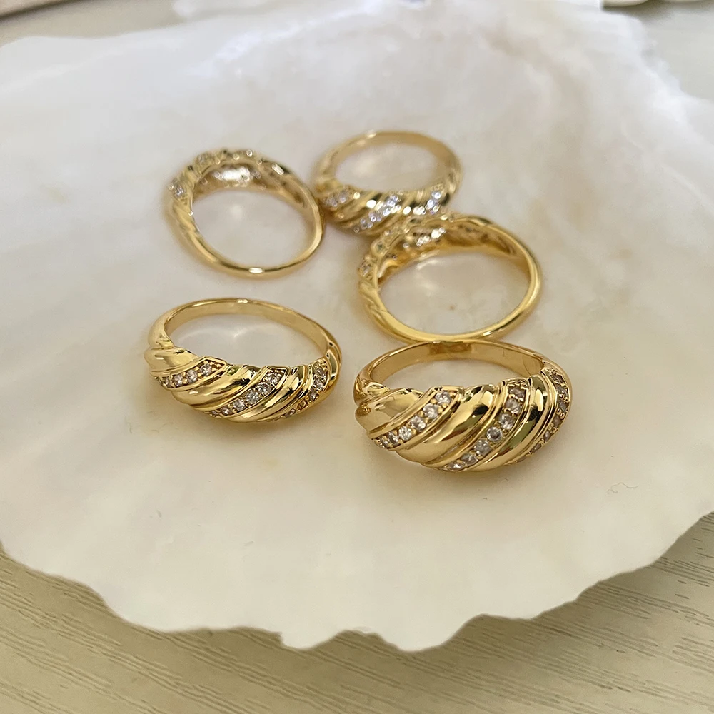 

2 Sizes Hollow Twisted Wide Croissants Rings for Women Cubic Zircon 18K Gold Plated Diamond Ring Trendy Minimalist Jewelry 2021