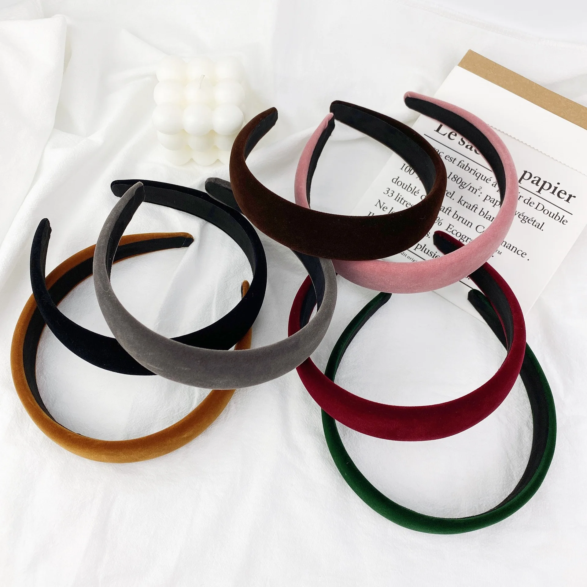 

Korean Version Of The Net Red Wide-brimmed Velvet Headband Girl Press Hair Headband To Go Out And Wash Her Face Hair Accessories