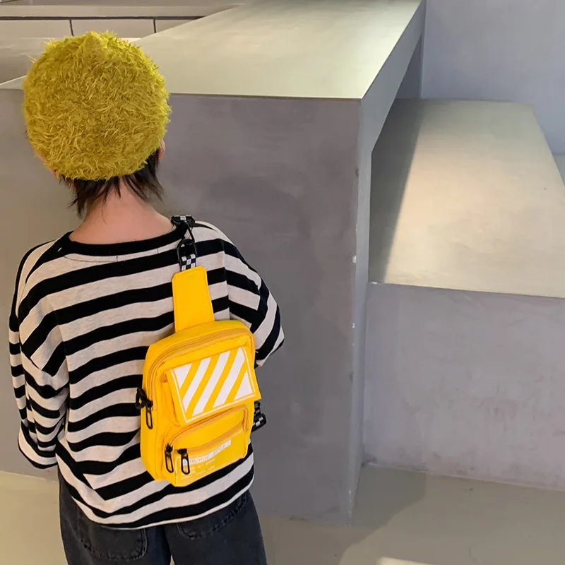 

Ins new of foreign style twill children's boys girls handsome chest mobile phone slung Oxford cloth bag for men and women