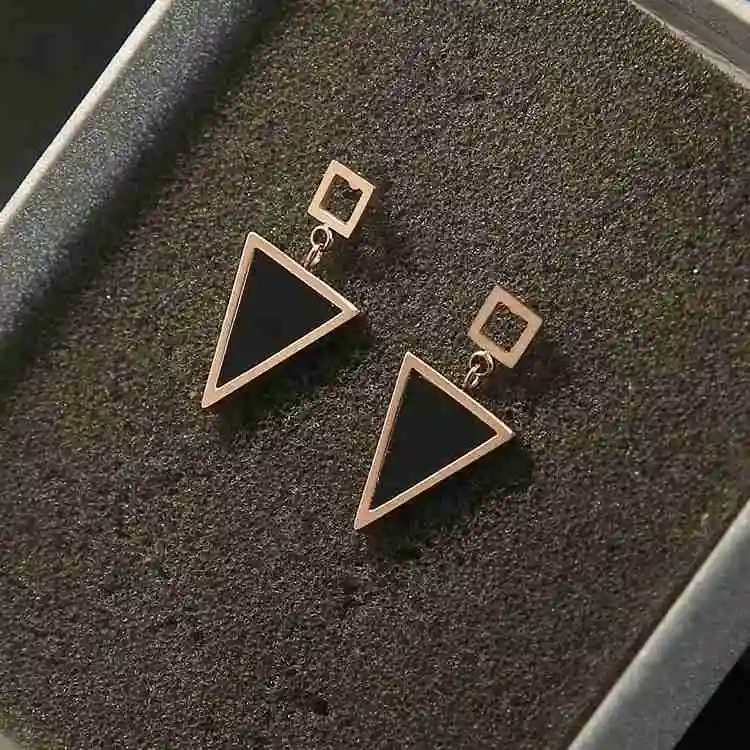 

2021 Hot Selling stainless steel gold color triangle shape acrylic earring joyeria oro italiano, Black