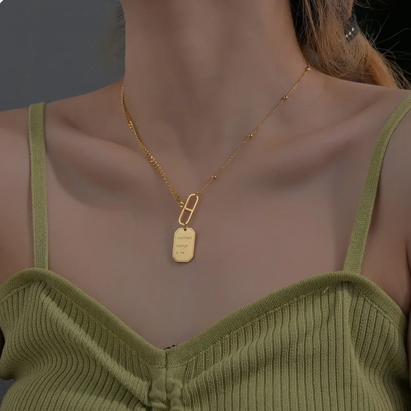 

Fashion Gold Plated Stainless Steel Splicing Choker Chain Necklace Korean Square Letter Tags Pendant Necklace For Women