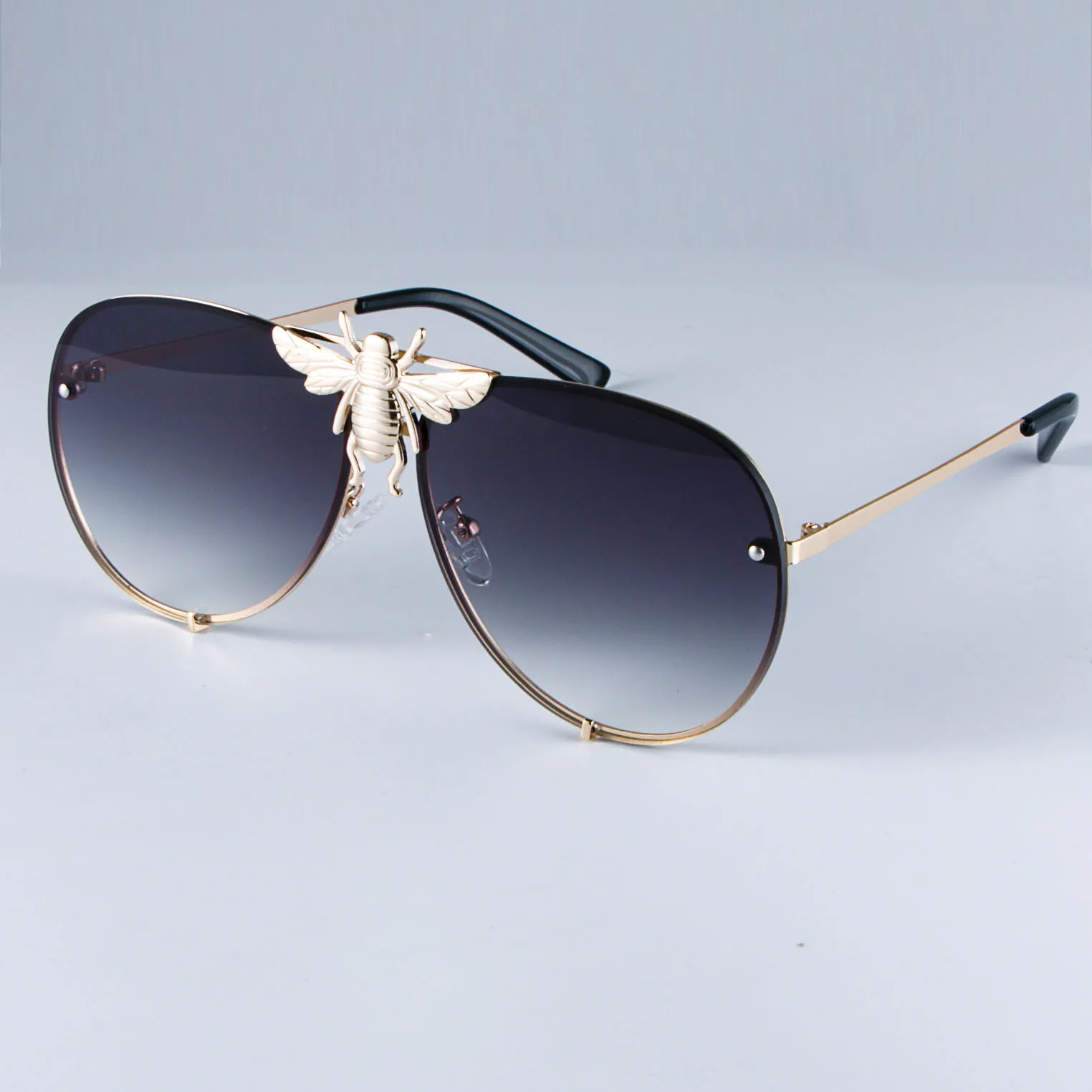 2021new Design Metal Sunglasses Bee Decoration Bee Sun Glasses For Women Men Buy Sunglasses