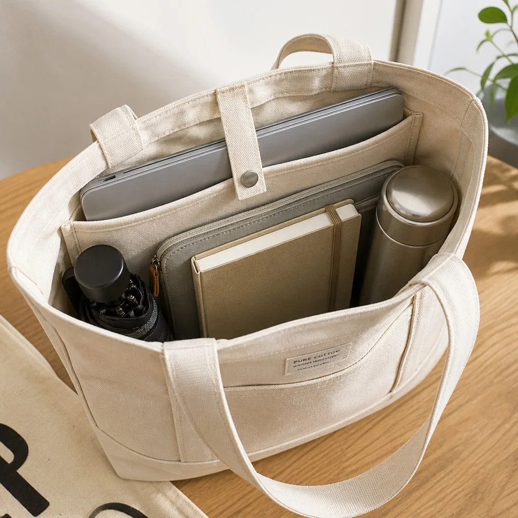 Spacious Multi-Item Everyday Carry Interior