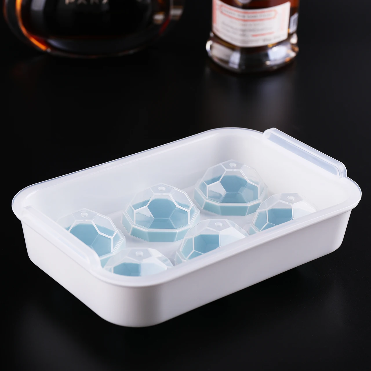 

New fashion hot sale reusable giant diamond shaped whiskey ice cube tray, White + cyan