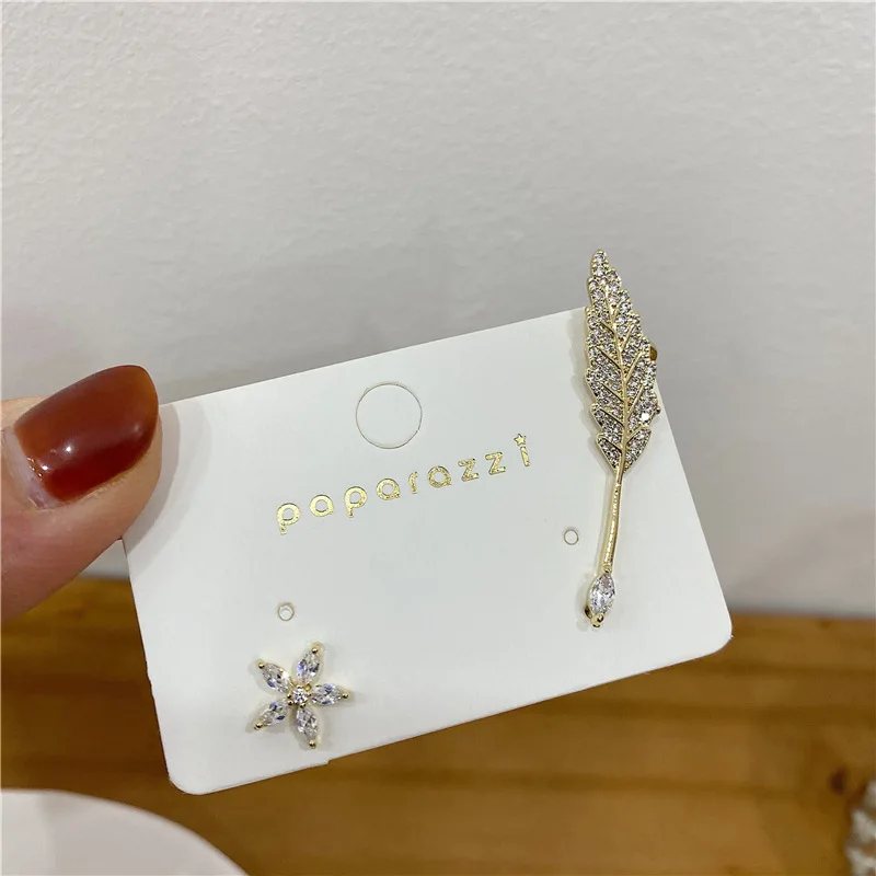 

2021 Fashion Zircon Women Girl Classic Alloy Gold Jewelry Rhinestone Leaf Clip-On Right Single Left Earring Clip, As shown