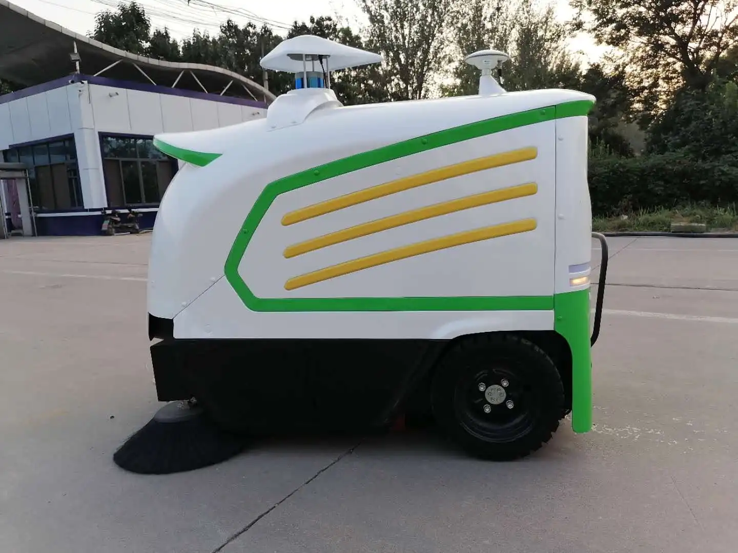 
Hot Selling Promotional Best Quality Automatic Road Sweeper 
