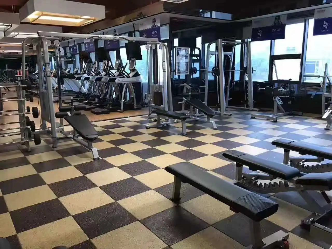 
Gym Weight Room Rubber Flooring Training Center Rubber Flooring 