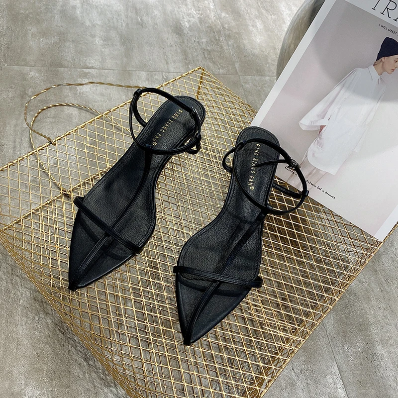 

228-1 DEleventh woman shoesEurope and the United States show style minimalism design brand fan pointed sandals fashion one-word