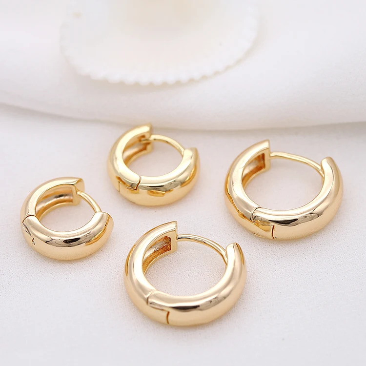 

Factory Jewelry Wholesale Simple Design Round Shape 14K Gold Plated Thick Initial Huggie Hoop Earrings
