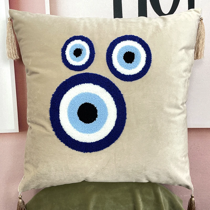 

Handmade luxury skin-friendly fabric personalized custom velvet comfortable home decoration evil eye Hamsa pillow pillowcase