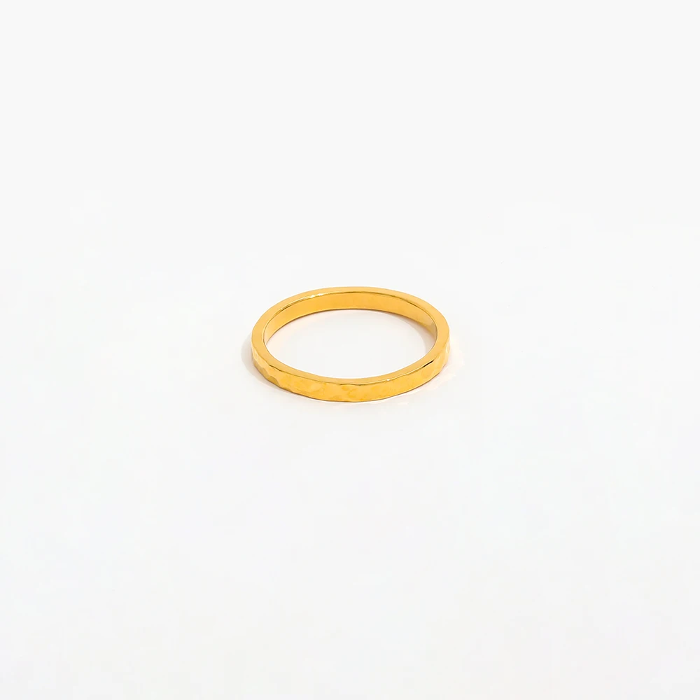 

High End 18K Plain Gold Narrow Dainty Hammered Band Rings Stainless Steel Trendy Simple Gold Plated Jewelry