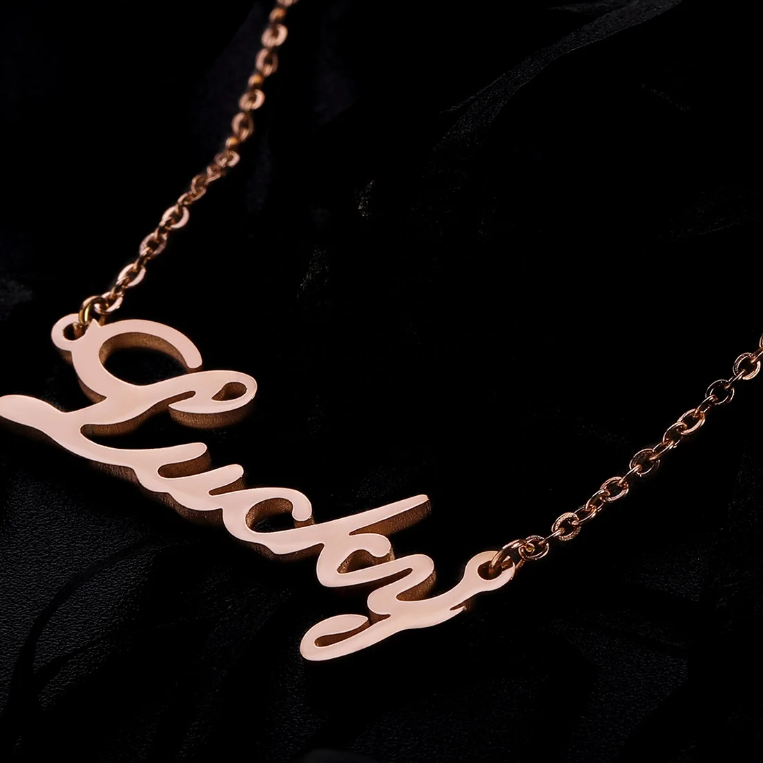 

QIANZUYIN Best Selling Product Rose Gold Name Letter Stainless Steel Dainty Necklace Sets Jewellery Custom Letter Necklace