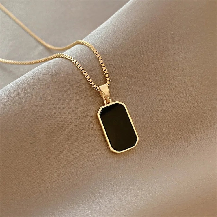 Hot Selling No Fade 18k Gold Plated Stainless Steel Square Luxury Black Enamel Rectangle Pendant Necklace