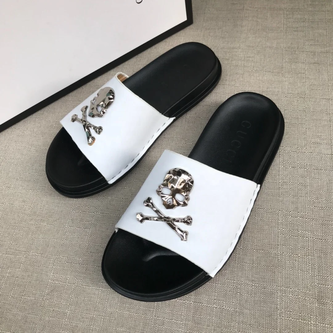 

2021 spring and summer new leather casual men's sandals and slippers punk metal skull European and American wholesale, Black,white