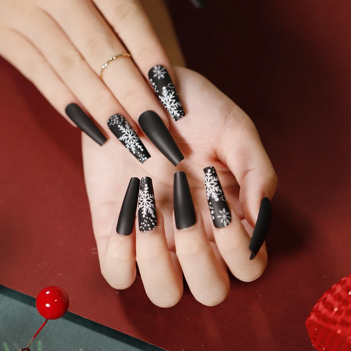 

Press on nail Christmas 2021 New wholesale luxury full cover Long glitter art custom press on nails, Multi color