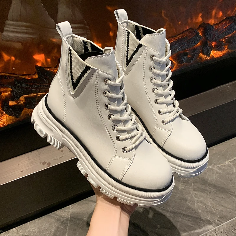 

Women PU leather Boots 2021 New Unique Design Ins Top Stylish lady shoes