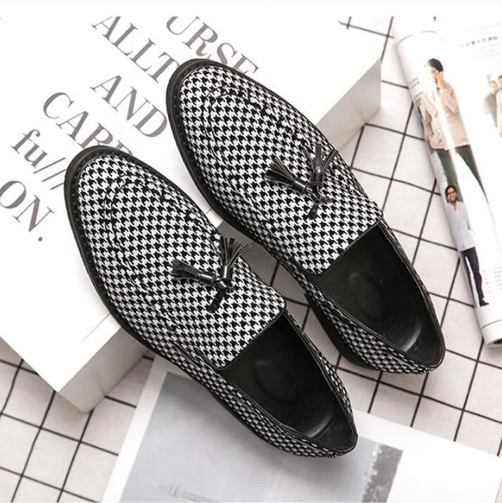 

Repeating pattern men's leather shoes spring 2021 casual faux leather shoes tassel accessories men's shoes non-slip wholesale, Black