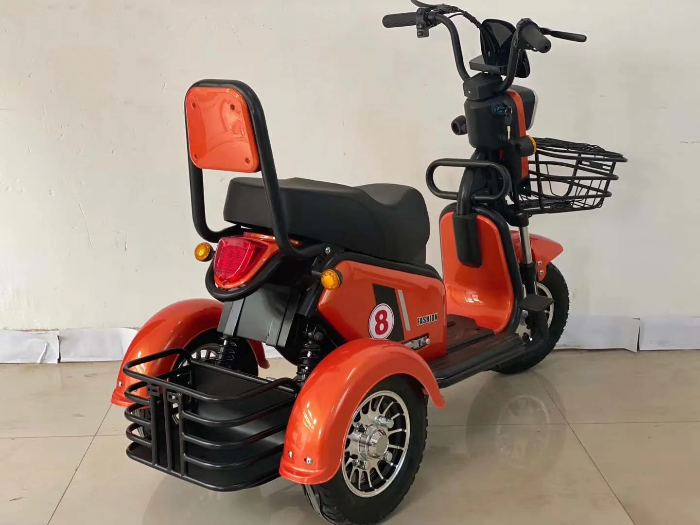 bicicletta elettrica a 3 ruote per anziani