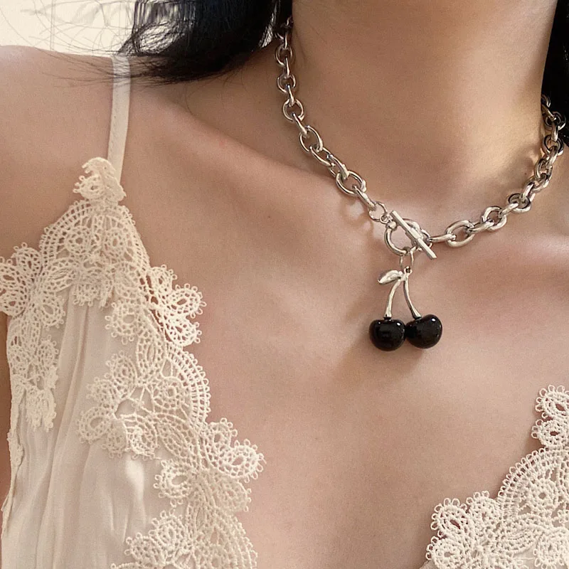 

XUNBEI 2020 fashion jewelry Stainless steel jewelry Punk Black Cherry Pendant Necklace