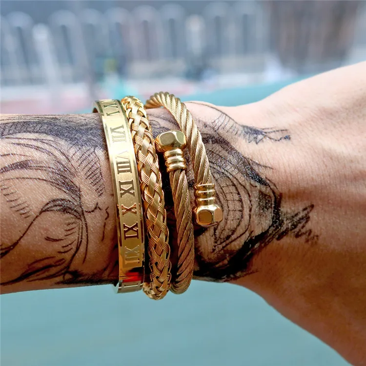 

Hot Selling Stainless Steel Hexagon Square Head Roman Numeral Bracelet Braided Bracelet Men's Gold Titanium Steel Bracelet Brace, Picture shows