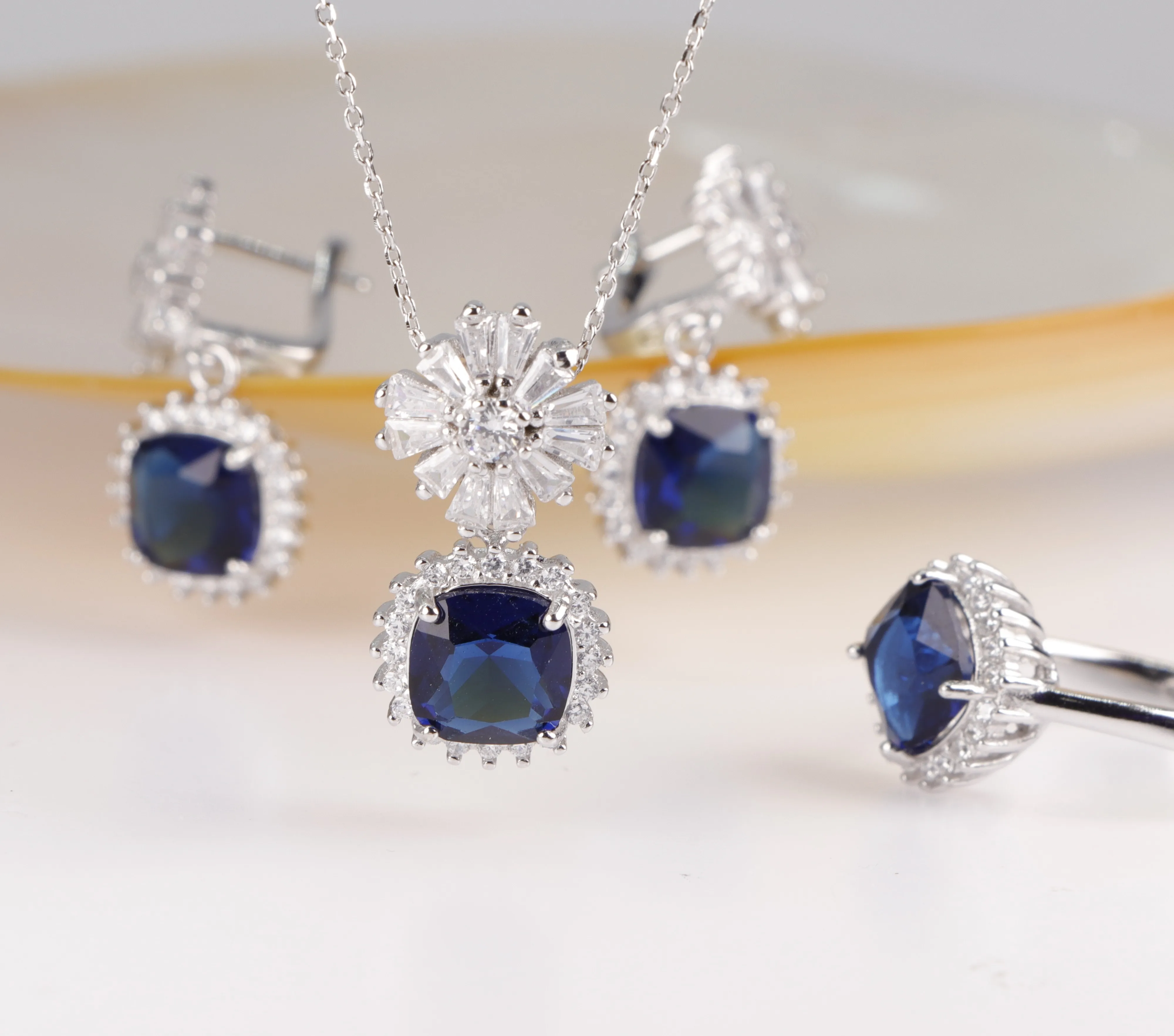 

Jewelry Set Fuli Crystals Sapphire Fashion Square Women Gift Pendant Earring Ring