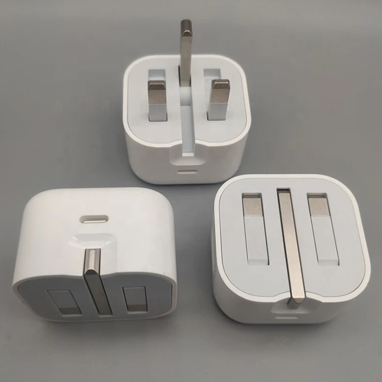 

Foldable 20w 18w pd charger 3 pin plug qc 3.0 uk wall charger type-c travel adapter fast charging charger for iphone 11 12, White