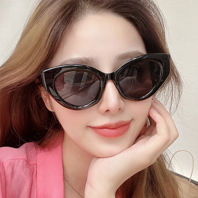 

DL Glasses Classic trendy small oval Cat Eye shades Sun glasses Women colorful lens transparent Sunglasses 2022