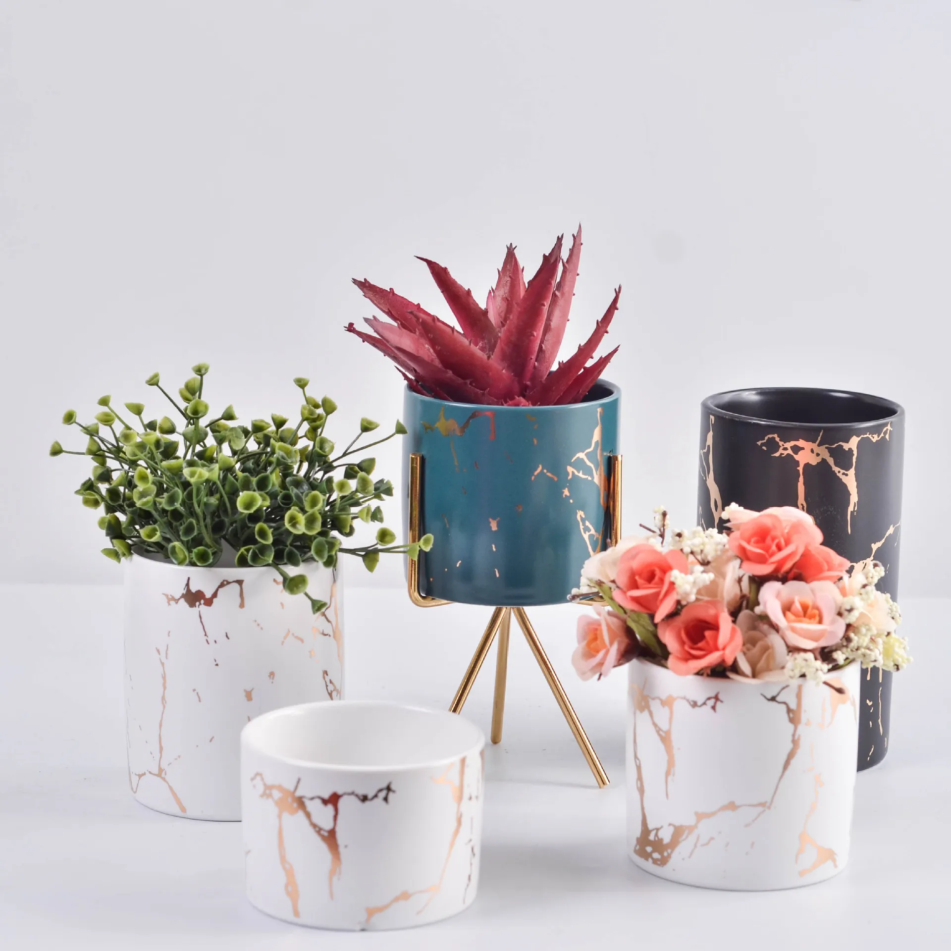 

Multifunctional Nordic INS gold-plated ceramic flower pot, White, blue