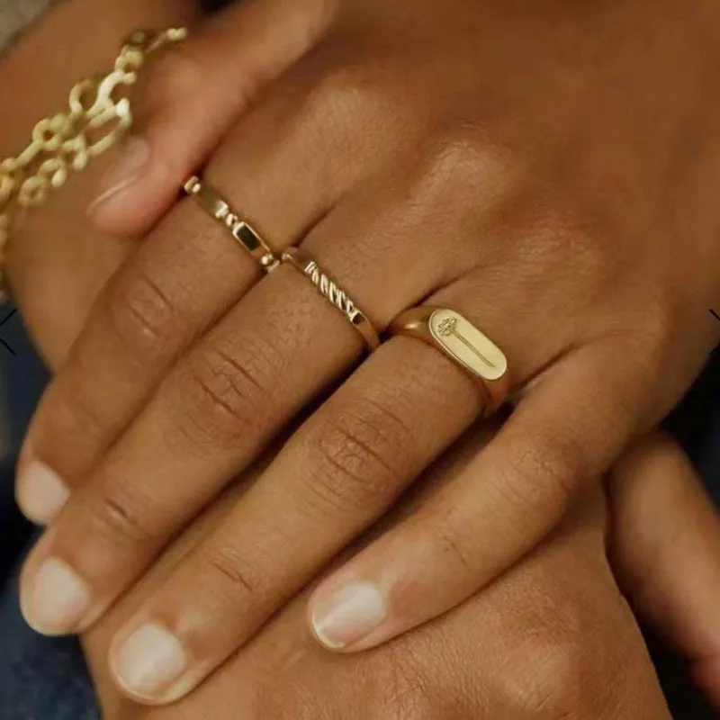 

2021New Trendy Stainless Steel Jewelry 18K Gold D-shape Daisy Signet Marguerite INS POP Rings