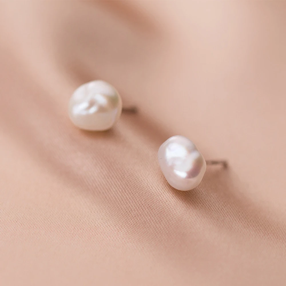 

Elegant 925 Sterling Silver baroque studs freshwater pearl earrings