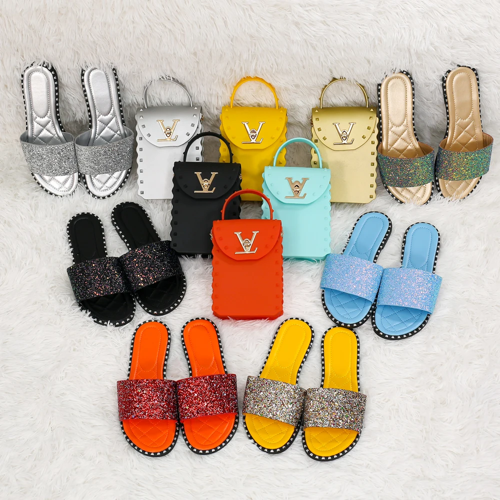 

2021 New Jelly Bag Pvc Mobile Phone Bag Chain Mini Coin Purse One-Shoulder Diagonal Handbag And Rhinestone Beach Slippers Set