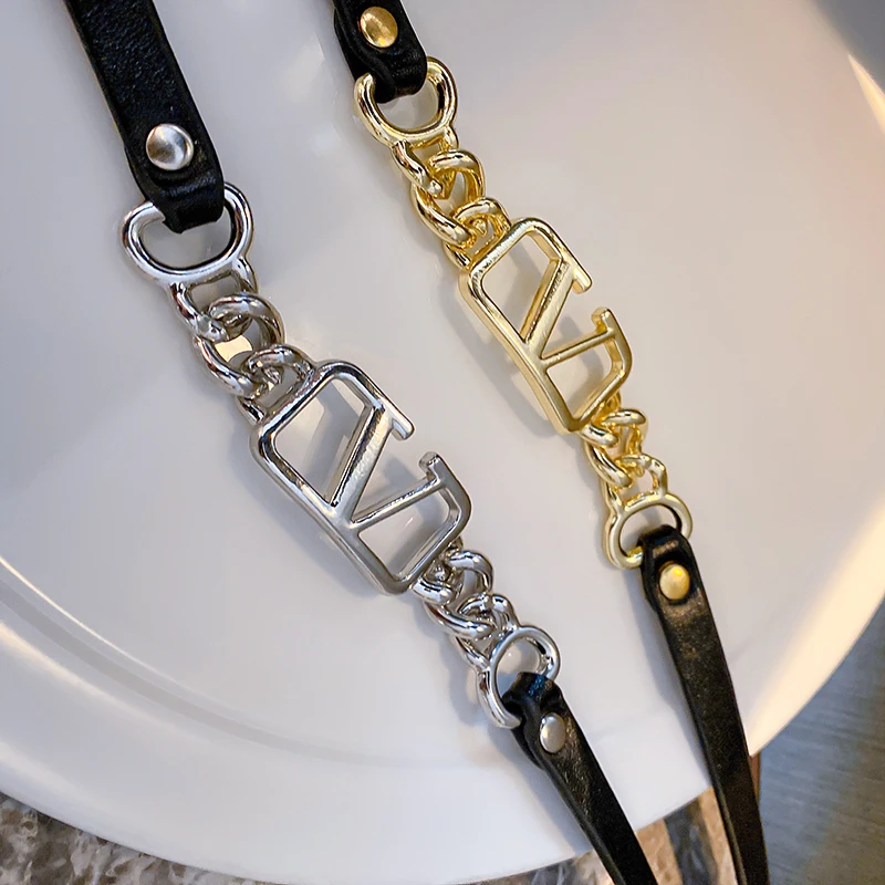 

fashion trendy V letter gold plated chocker leather