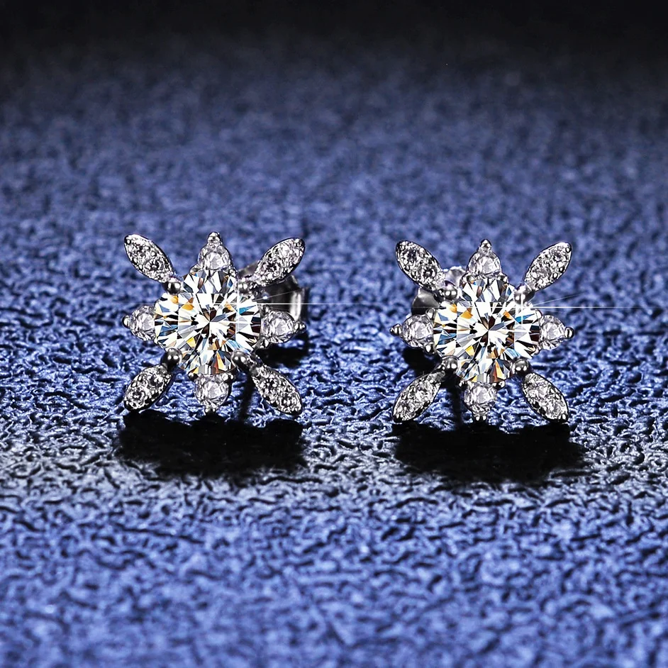 

Trendy Style 0.5ct 5.0mm Moissanite Earrings Jewelry Factory Price 925 Sterling Silver White Color Moissanite Ear studs