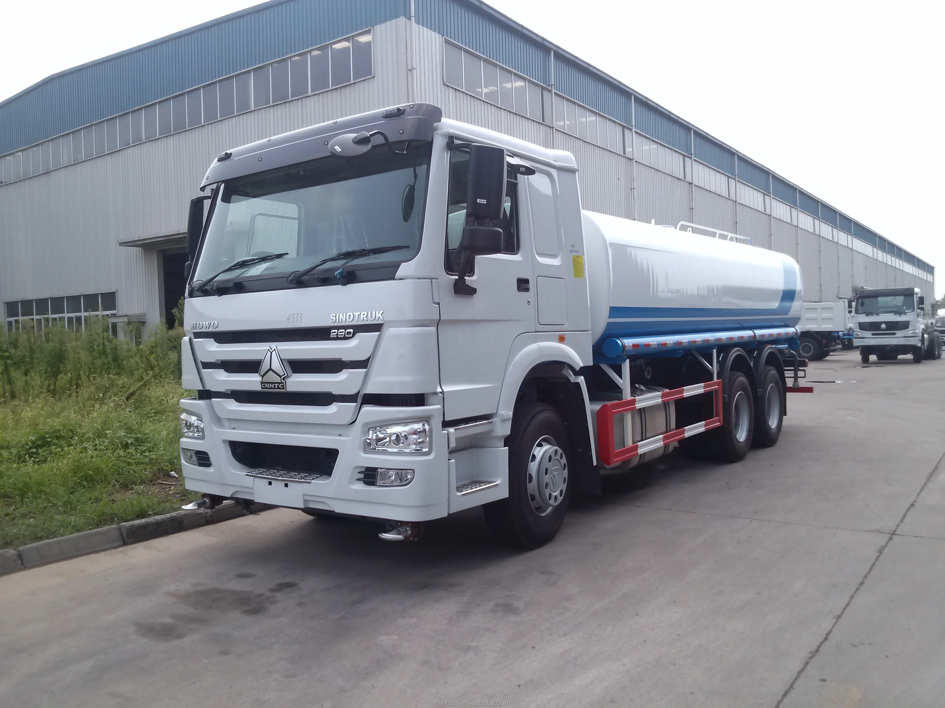 sinotruk howo water tank truck for sale zz1257m4647c