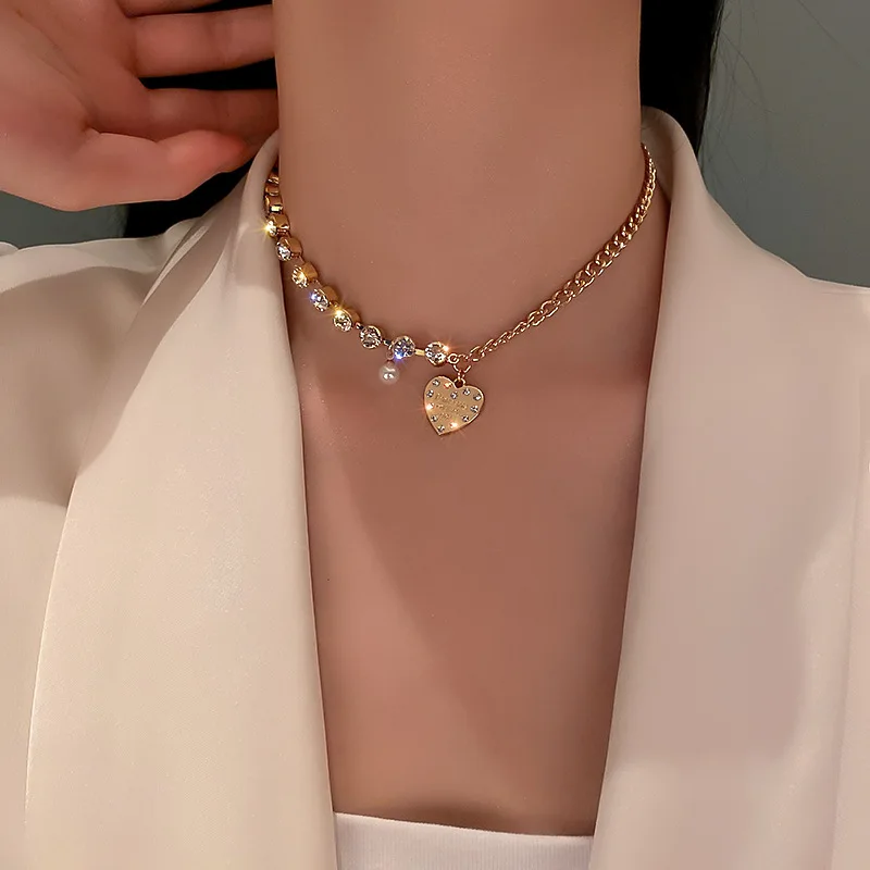 

Luxury Crystal Chain Heart Pendant Necklace Zircon Clavicle Chain Necklace Heart Pearl Crystal Choker Necklace for Women Girls