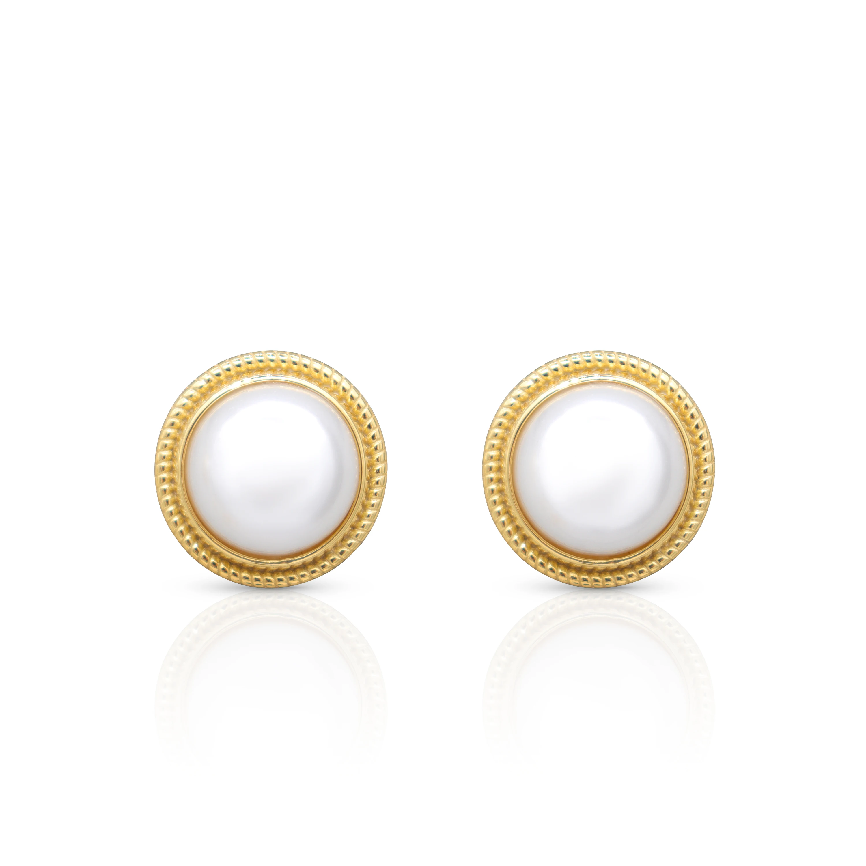 

Chris April in stock 925 sterling silver Korean version gold plated simple shell pearl stud earrings