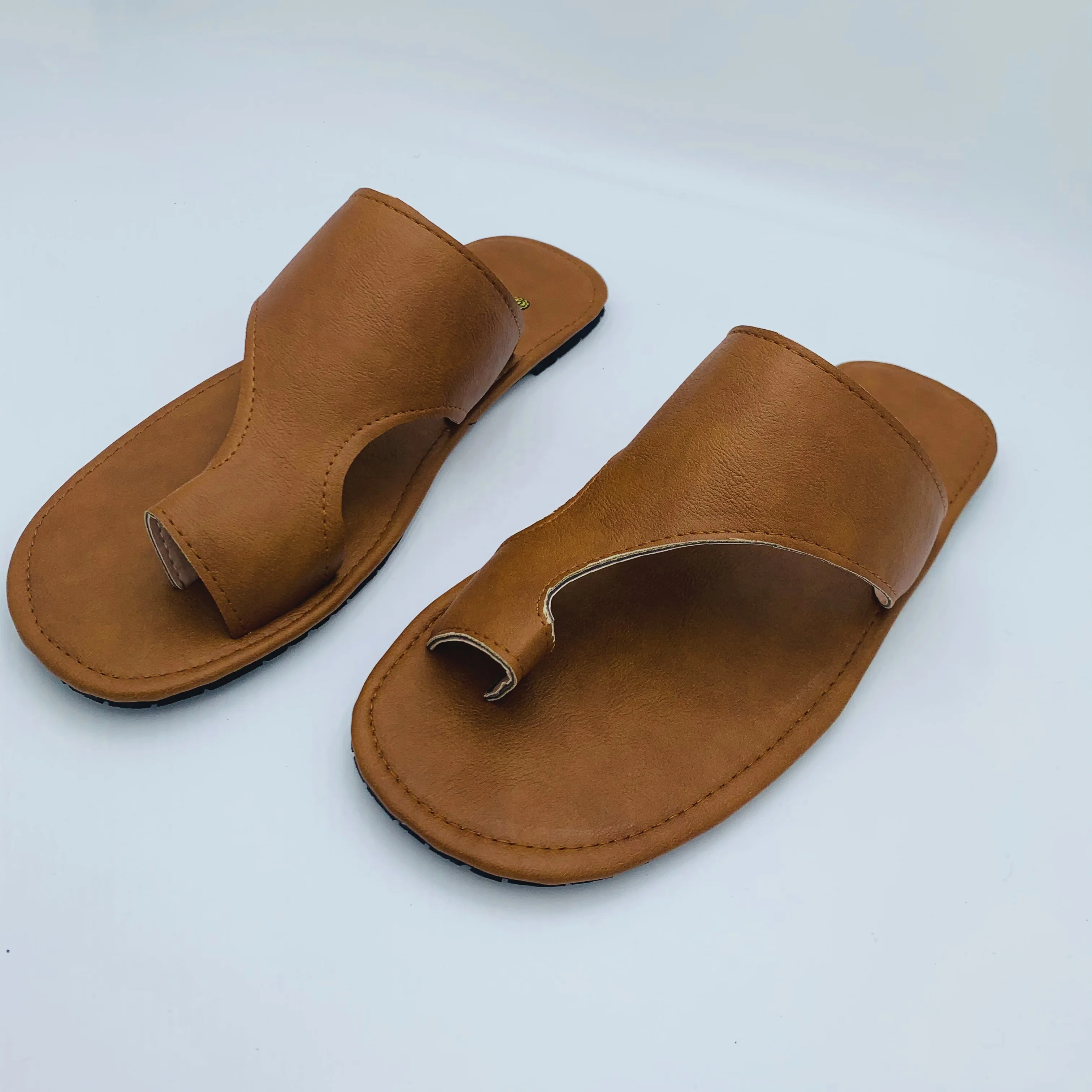 

Summer Sandy Beach Brown Beek Finch Leather Slide Toe Thong Sandal for Men, Black/brown
